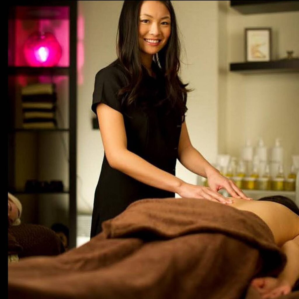 Girl Giving Massage Yuki Massage
